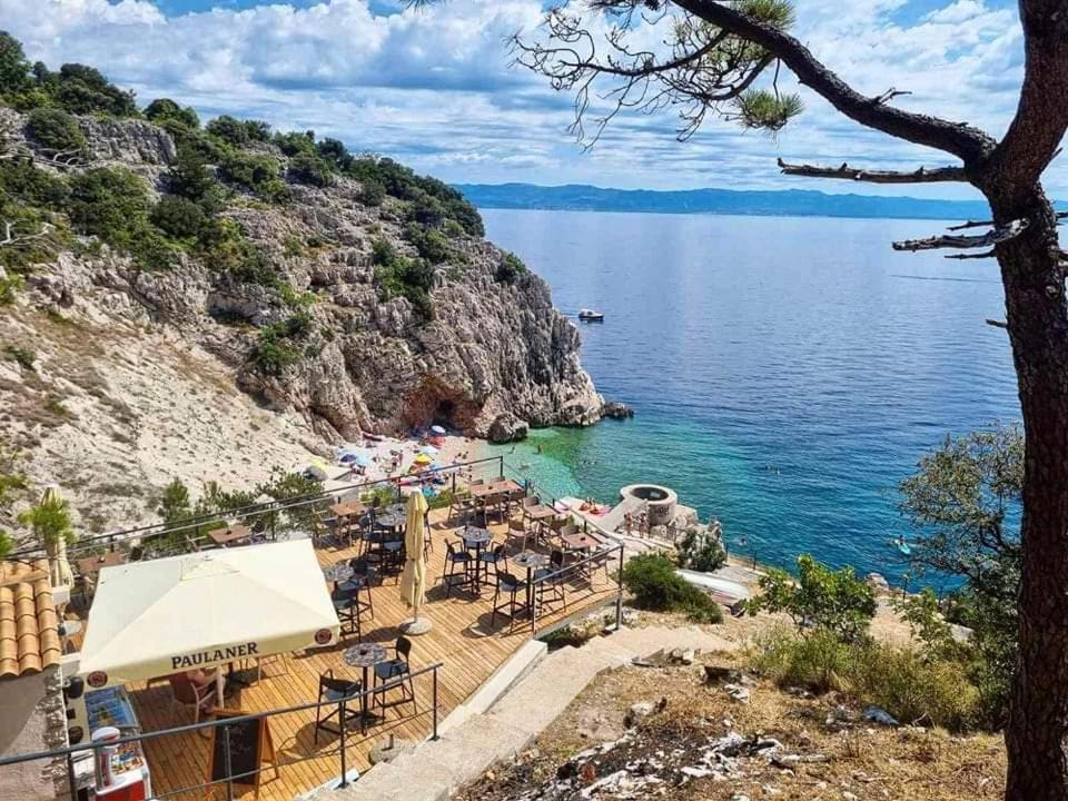 Apartmani Barbara Brseč Exteriör bild