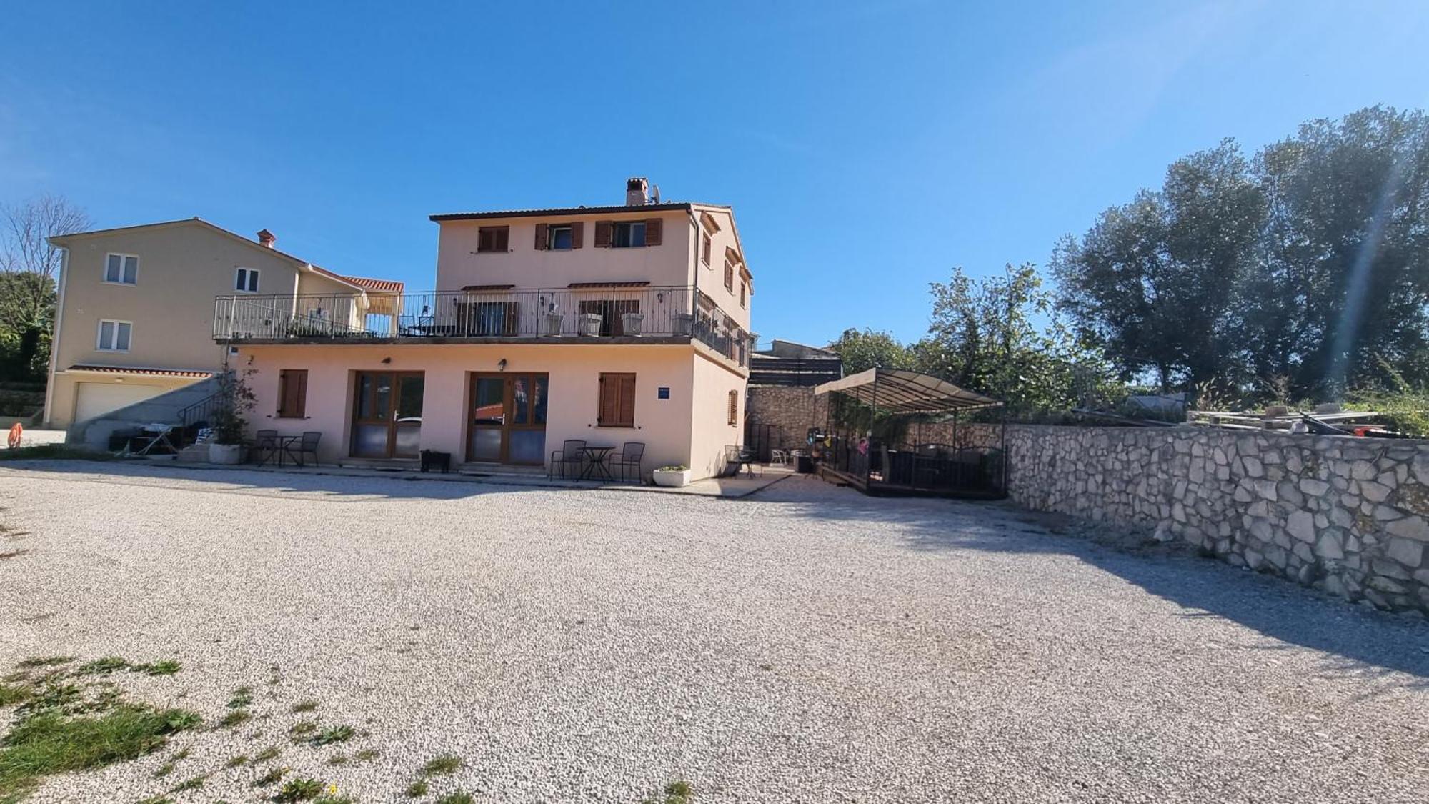 Apartmani Barbara Brseč Exteriör bild