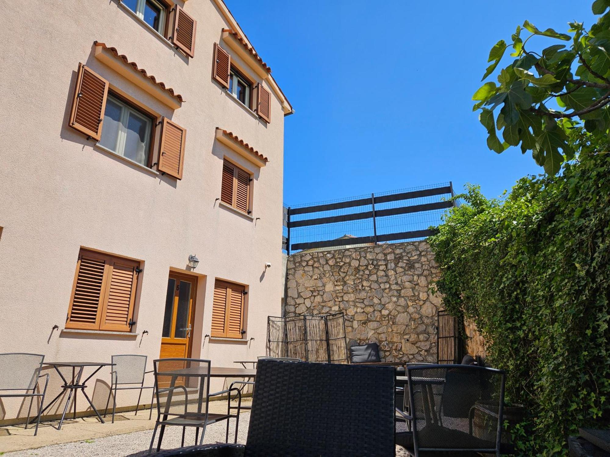 Apartmani Barbara Brseč Exteriör bild